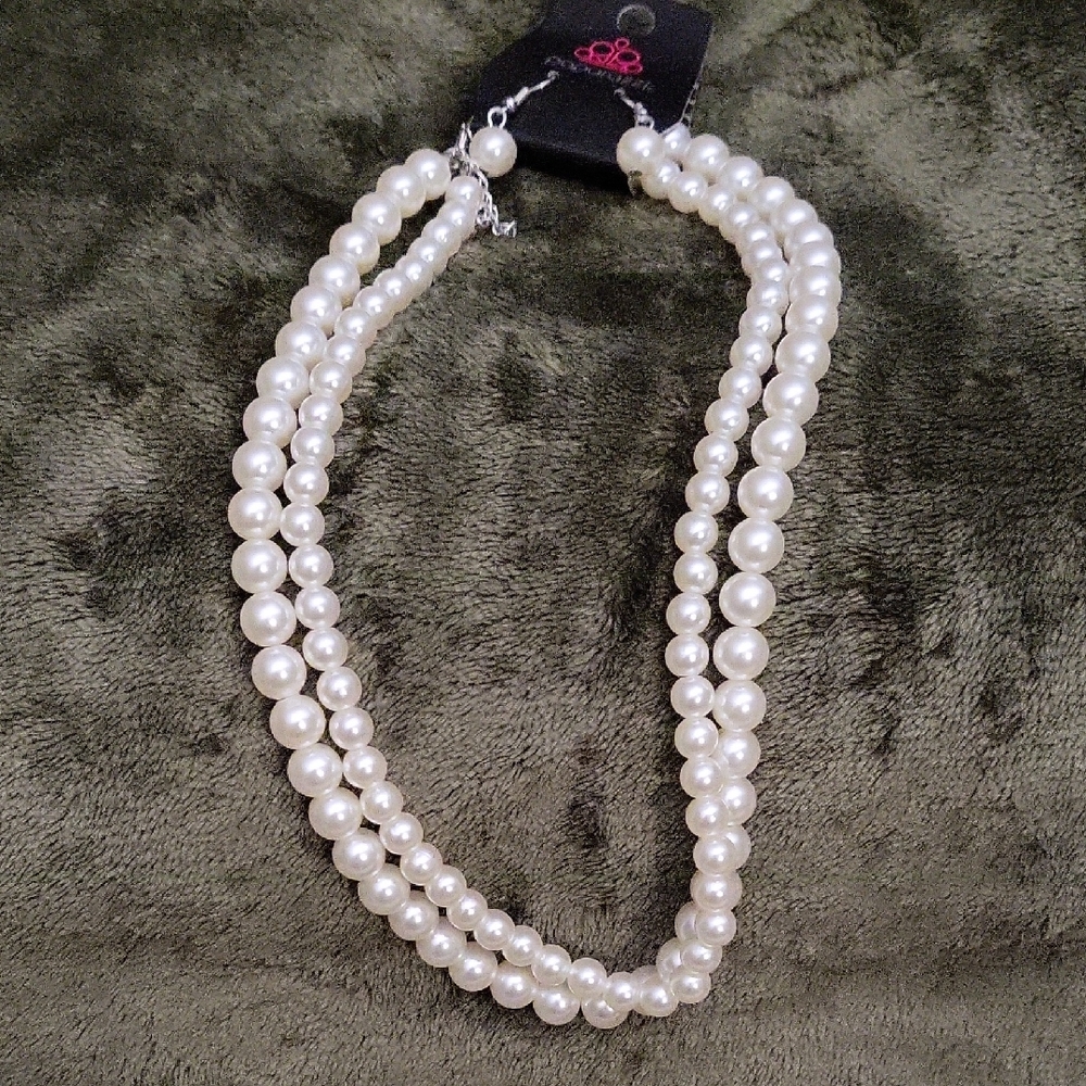 Paparazzi White Pearl Necklace Timeless Sophistication
